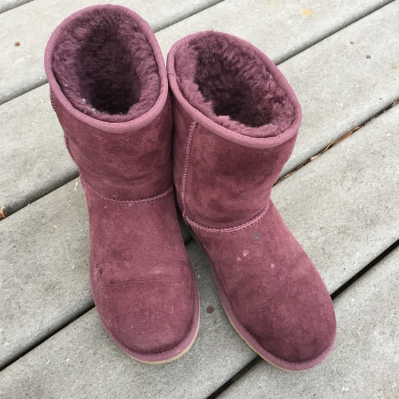 Uggs Classic Short Boot - Picture 2 of 6